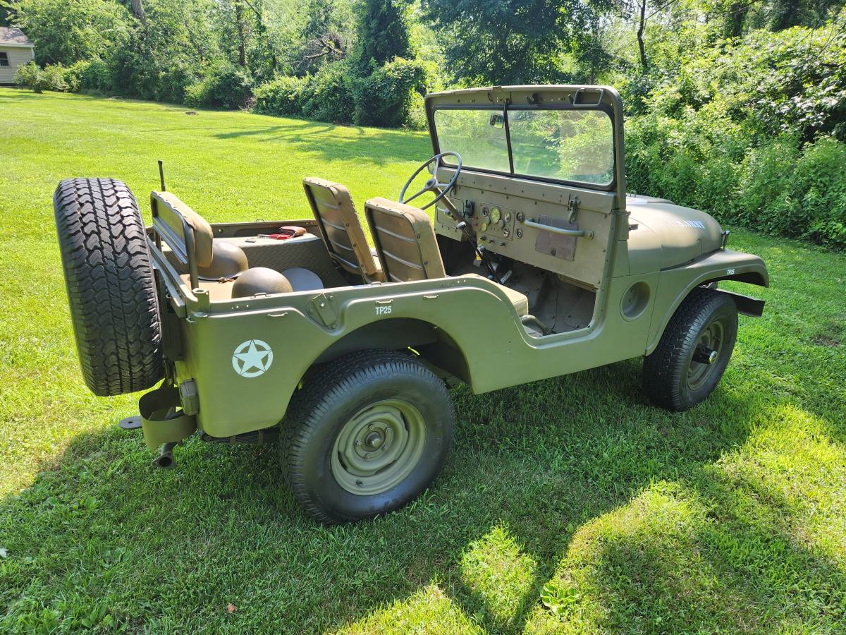 M38a2-willys-jeep-1955-green-4