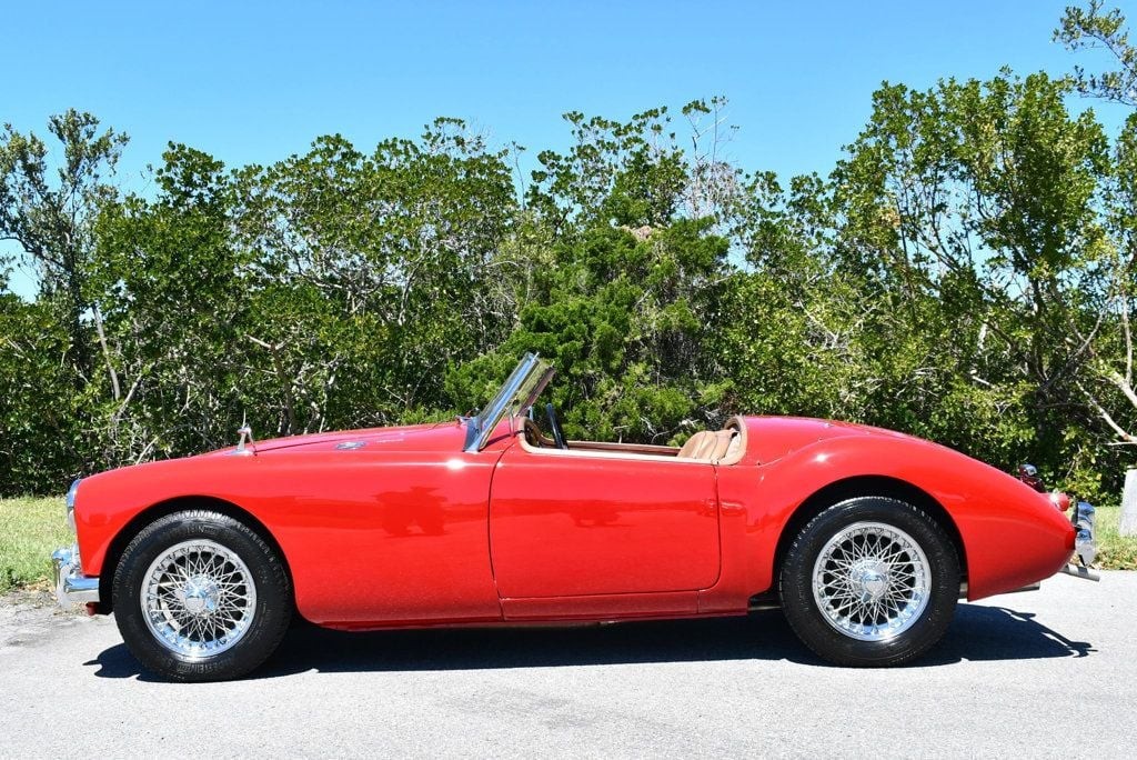 MG-MGA-1962-Convertible-28