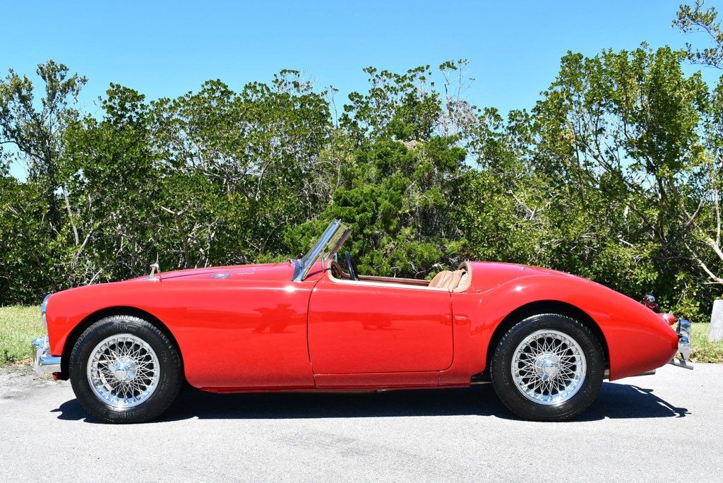 MG-MGA-1962-Convertible-29
