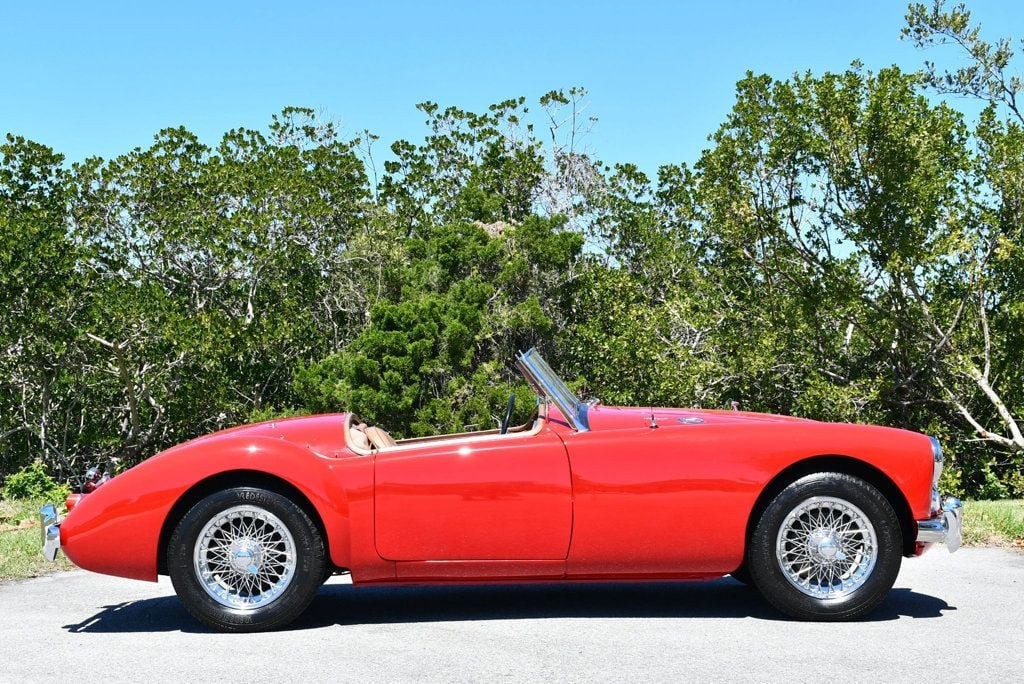 MG-MGA-1962-Convertible-38