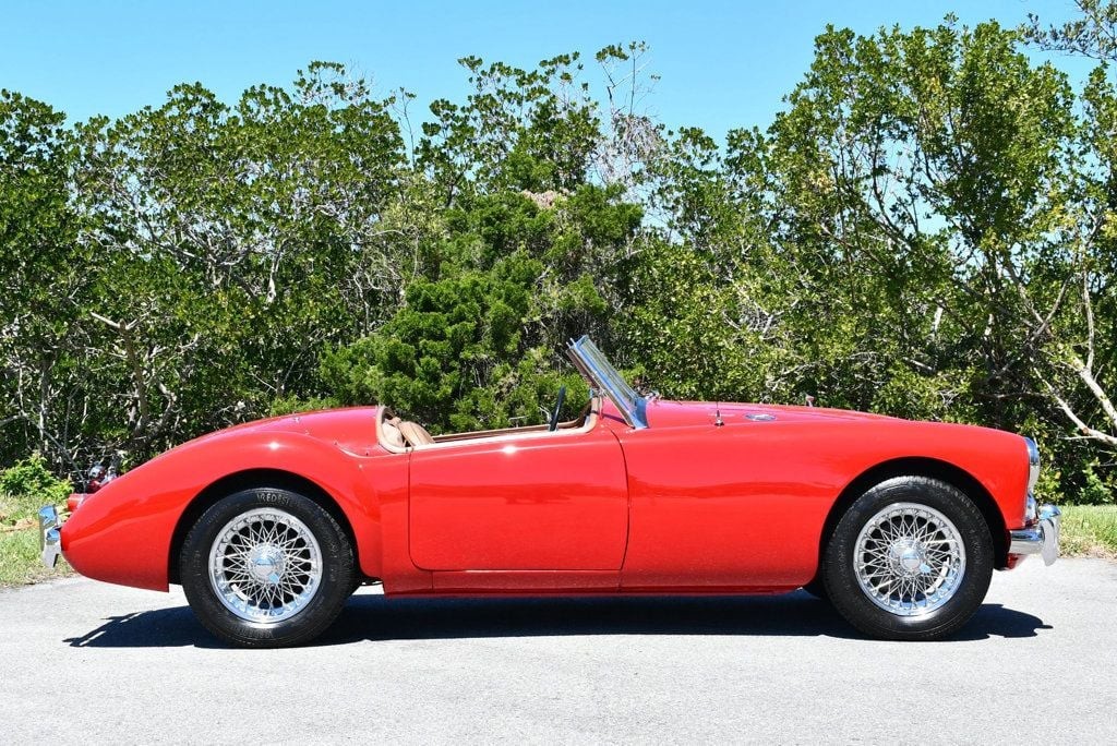 MG-MGA-1962-Convertible-39