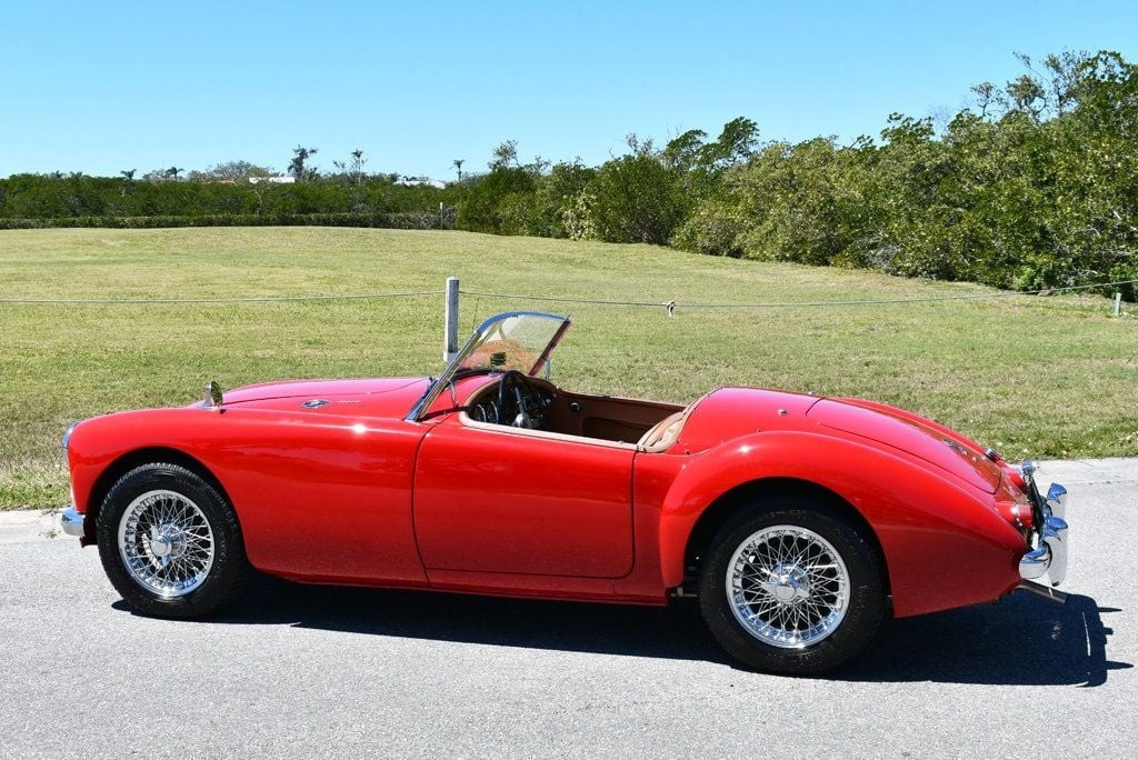 MG-MGA-1962-Convertible-4