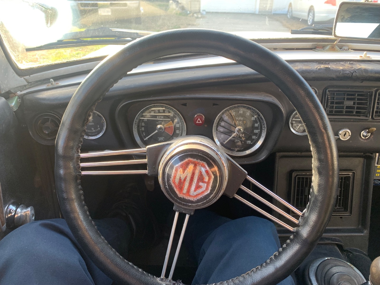 MG-MGB-1964-Convertible-11