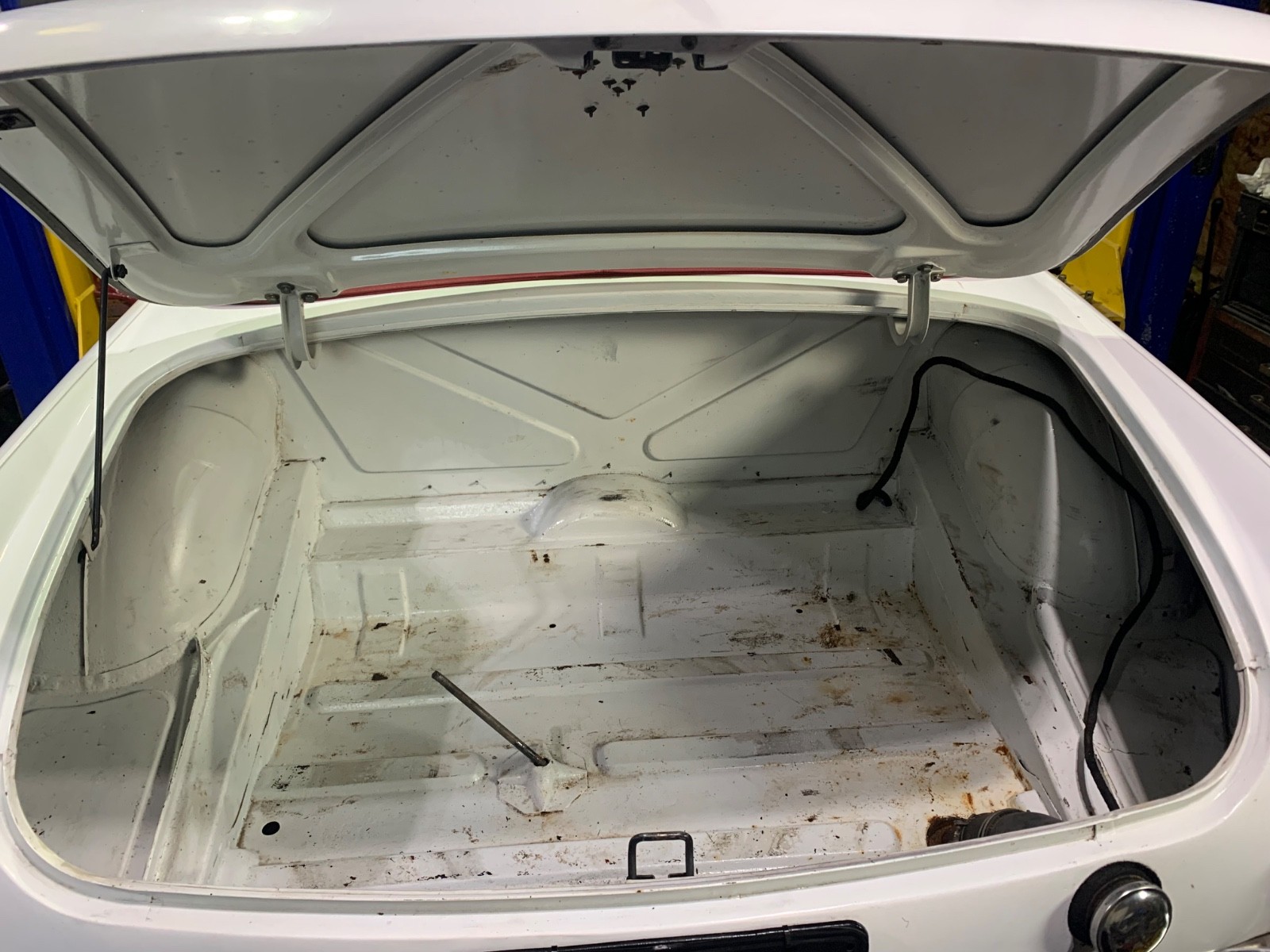 MG-MGB-1964-Convertible-16