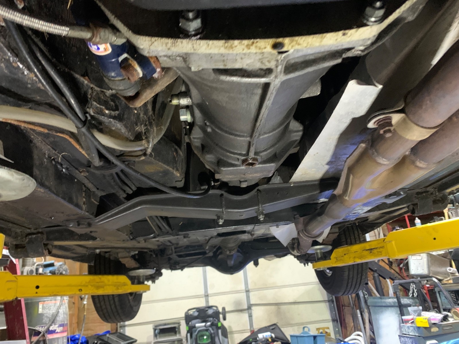 MG-MGB-1964-Convertible-2