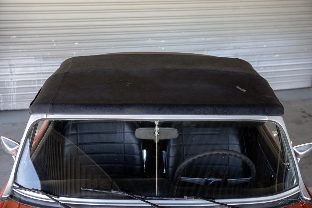 MG-MGB-1975-Convertible-12