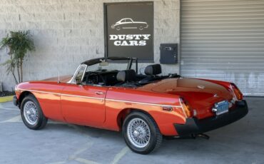MG-MGB-1975-Convertible-2