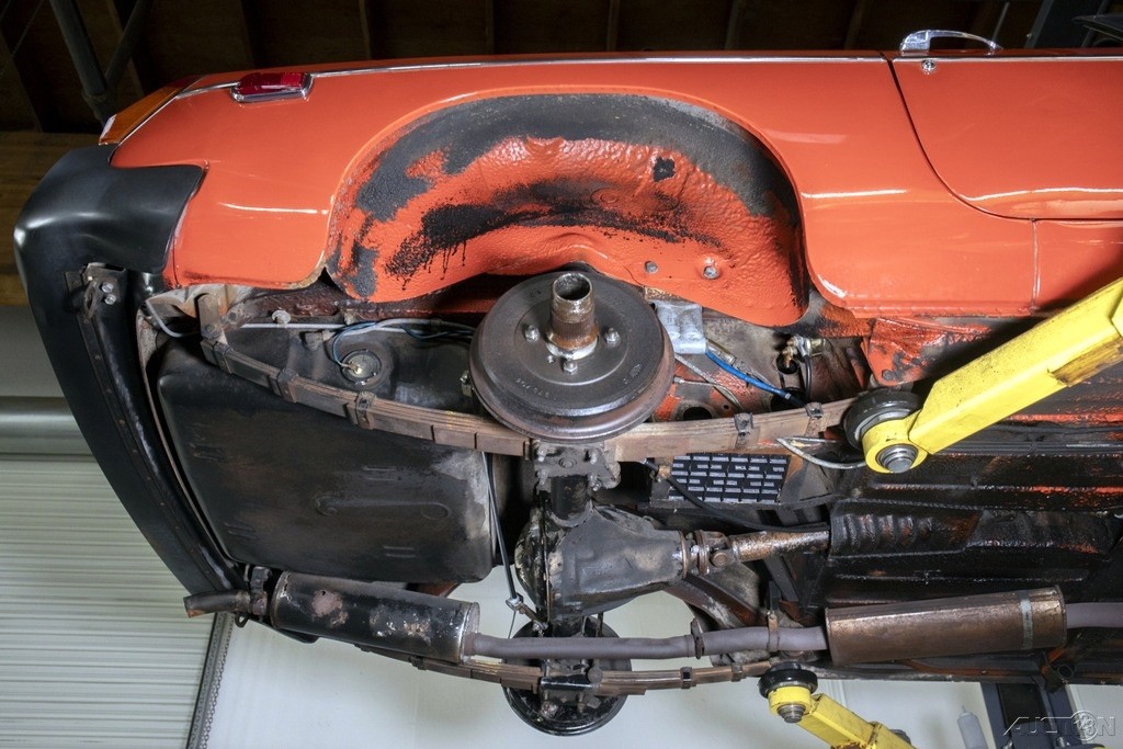 MG-MGB-1975-Convertible-20