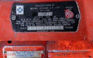 MG-MGB-1975-Convertible-23