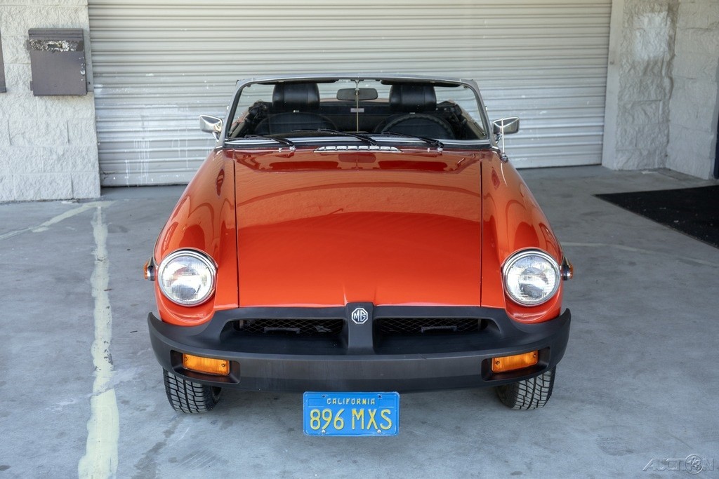 MG-MGB-1975-Convertible-7