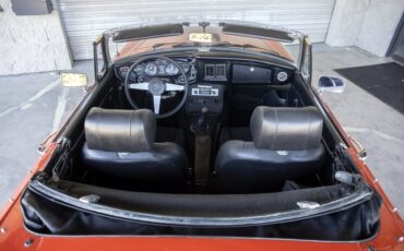 MG-MGB-1975-Convertible-8