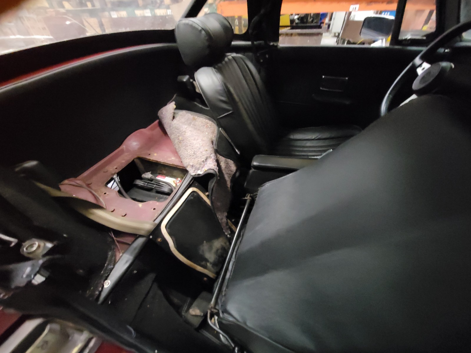 MG-MGB-1976-Convertible-10