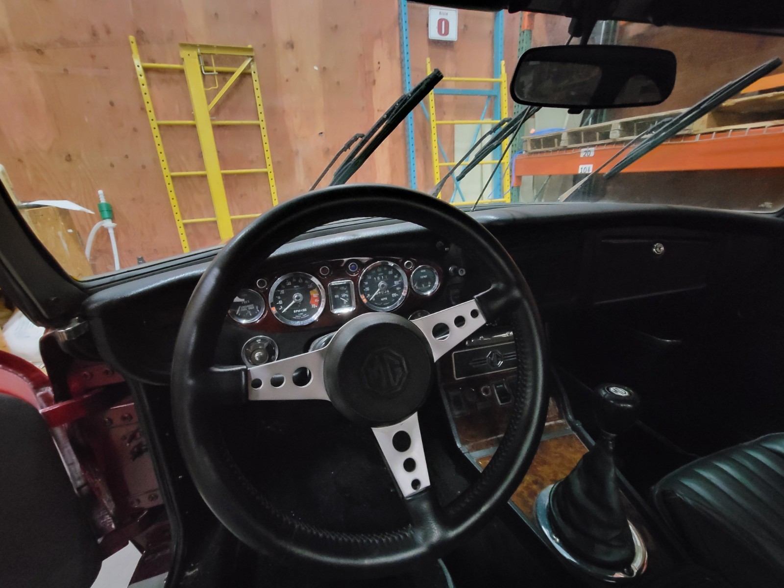 MG-MGB-1976-Convertible-2