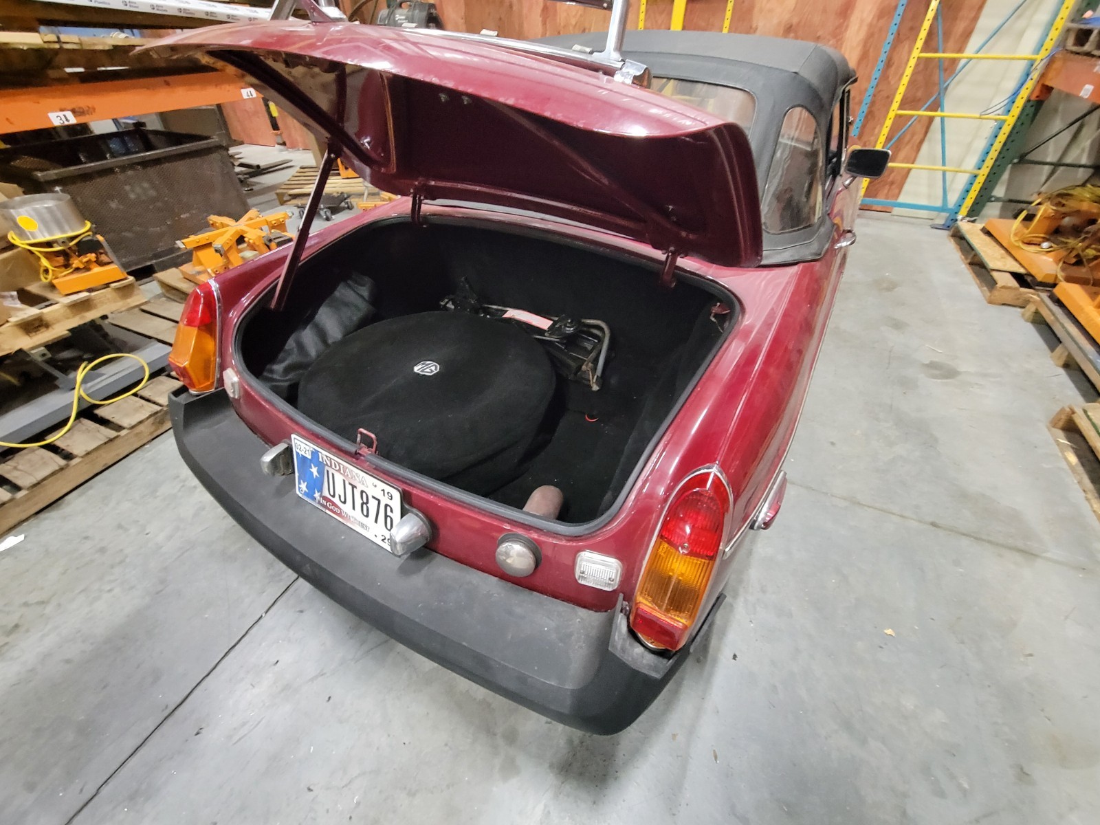 MG-MGB-1976-Convertible-6