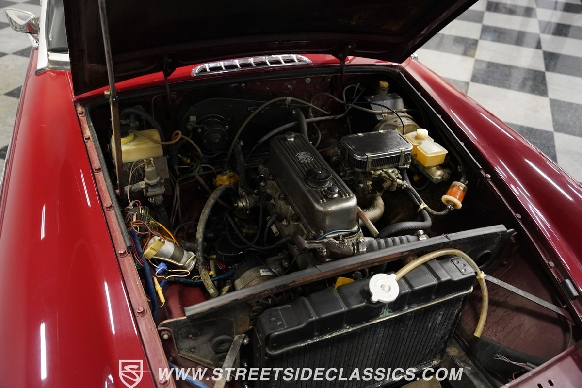 MG-MGB-1976-Roadster-35