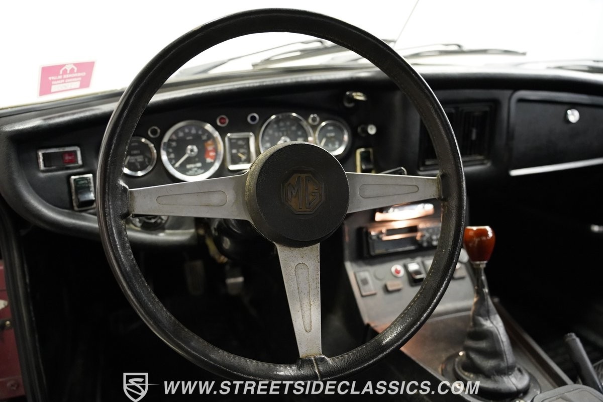MG-MGB-1976-Roadster-39