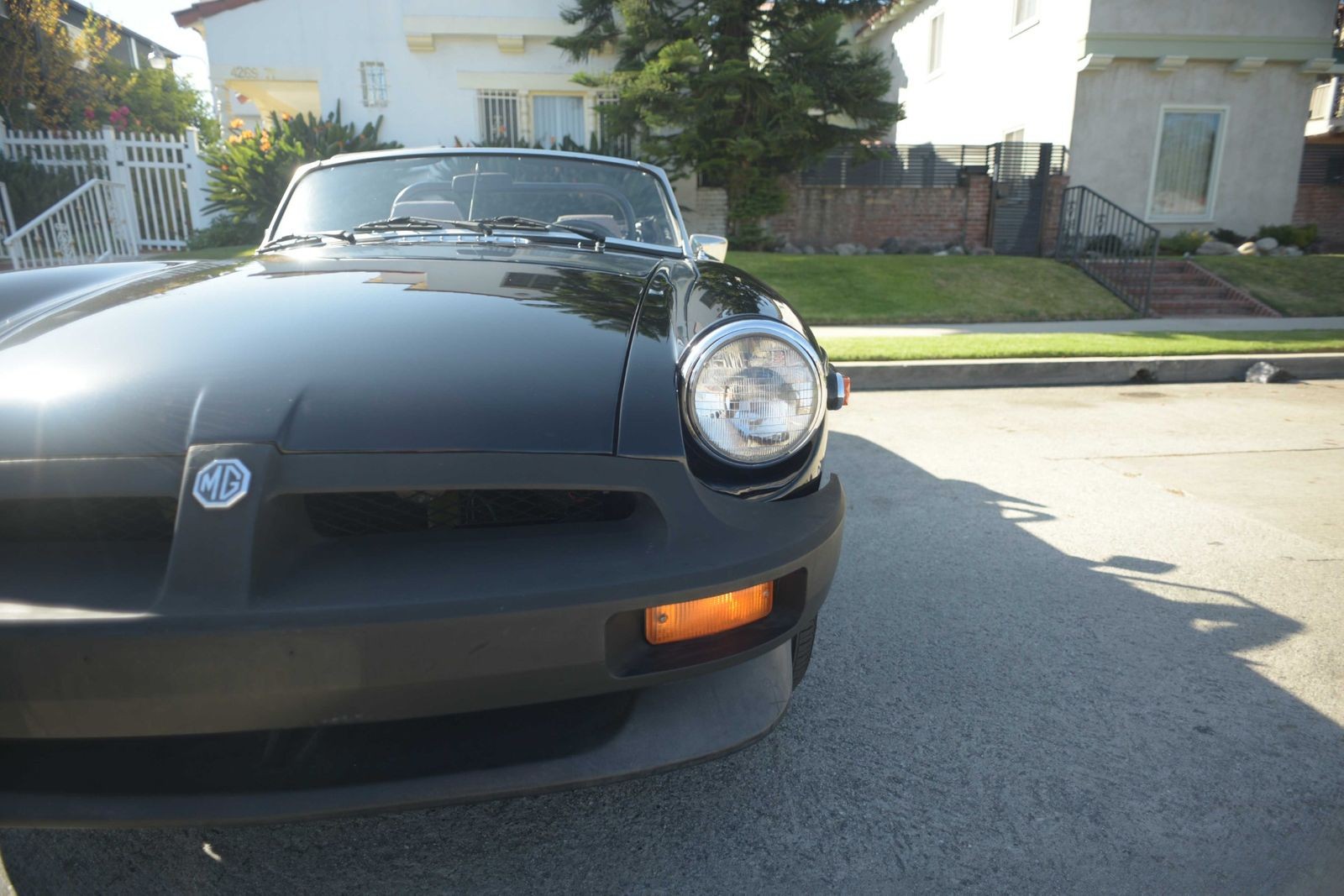 MG-MGB-1979-Convertible-1