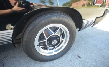 MG-MGB-1979-Convertible-10