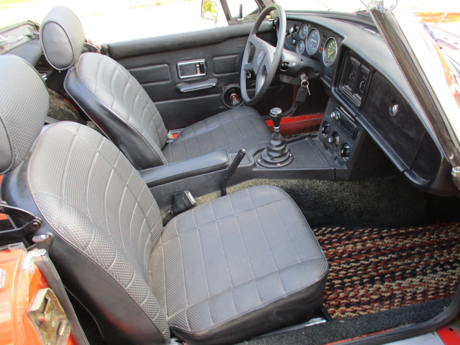 MG-MGB-1979-Convertible-12