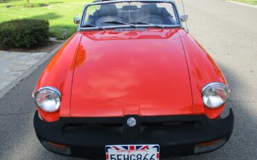 MG-MGB-1979-Convertible-2