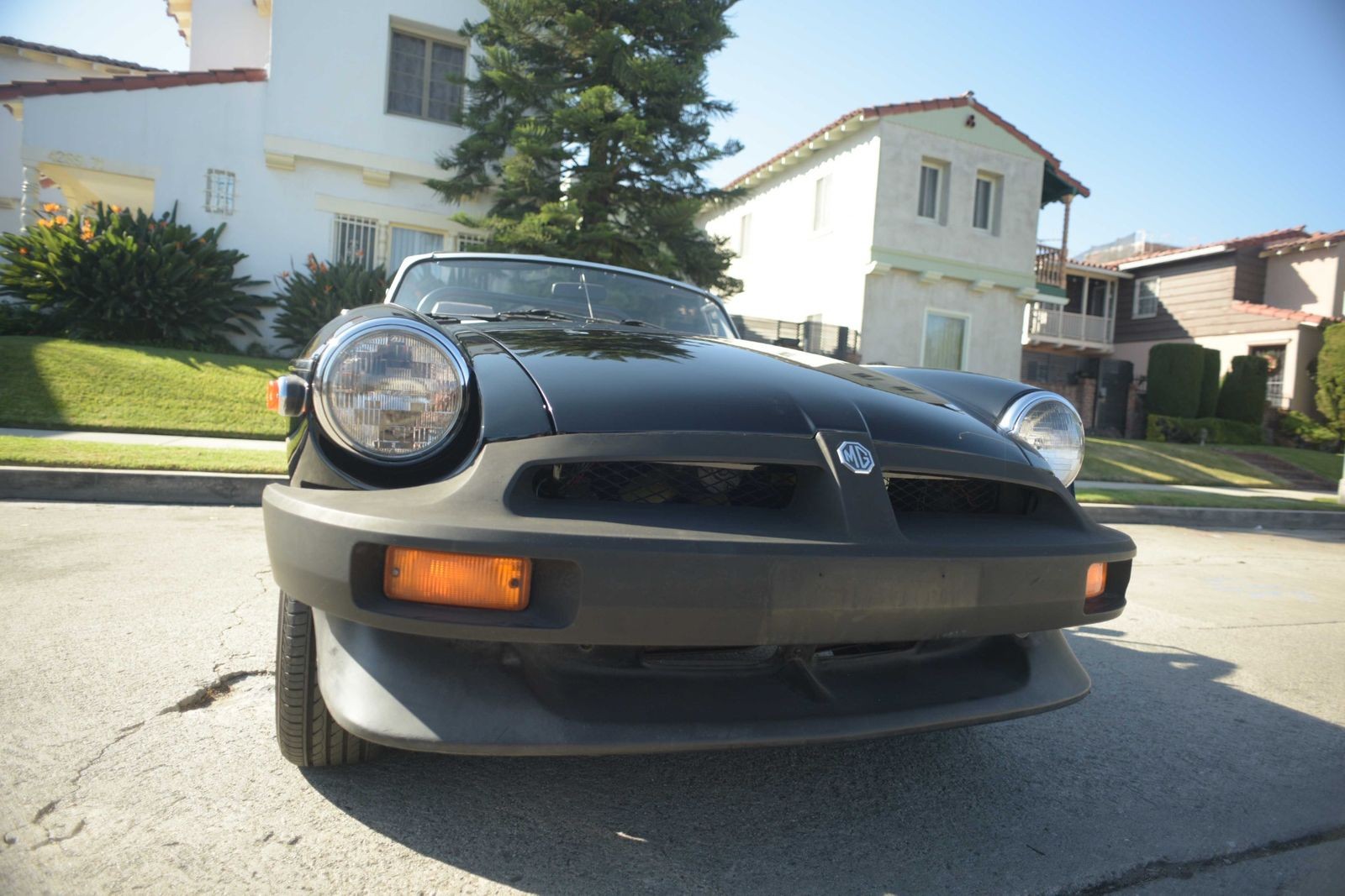 MG-MGB-1979-Convertible-3