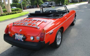 MG-MGB-1979-Convertible-4