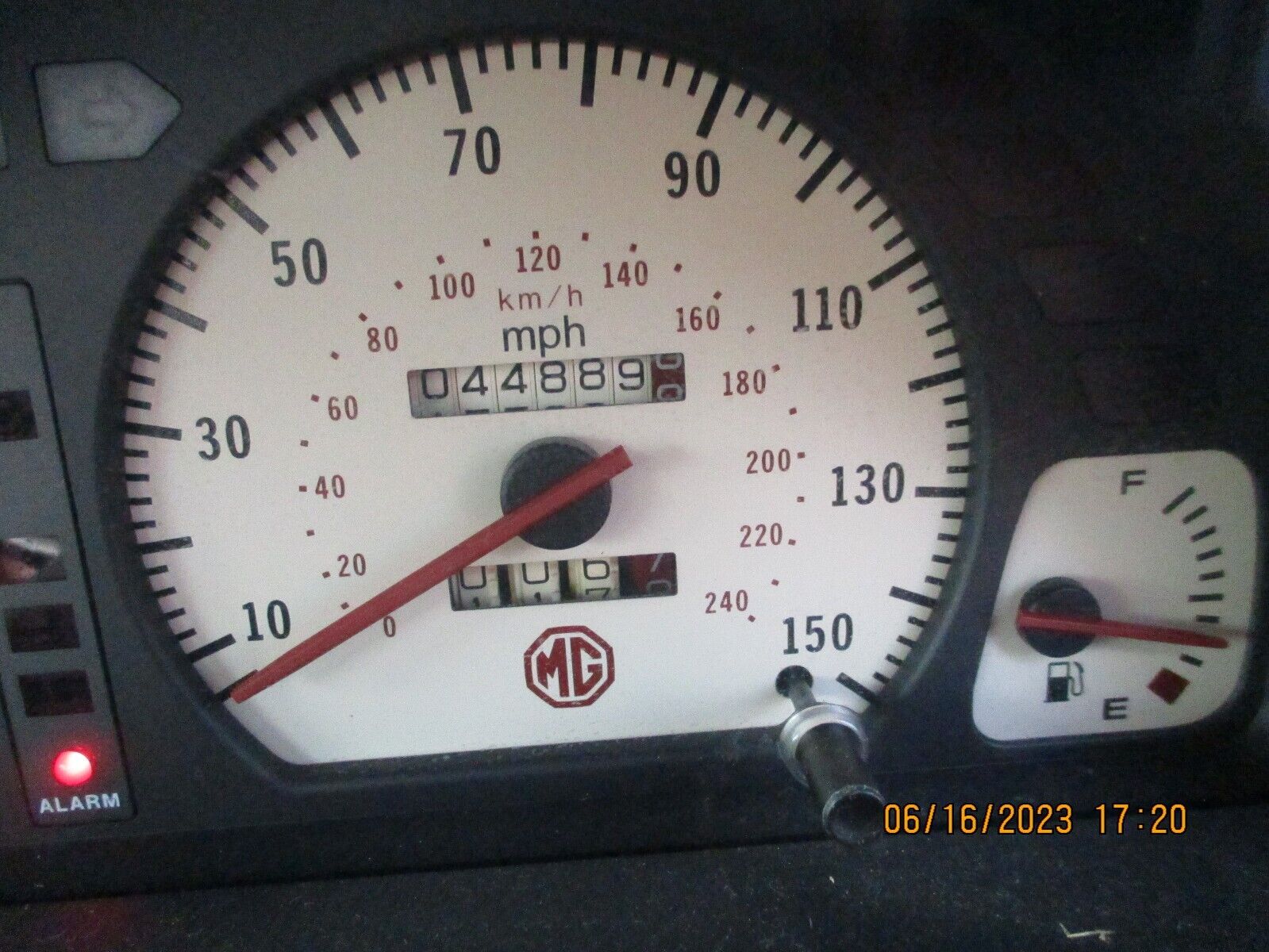 MG-MGB-1980-Convertible-8