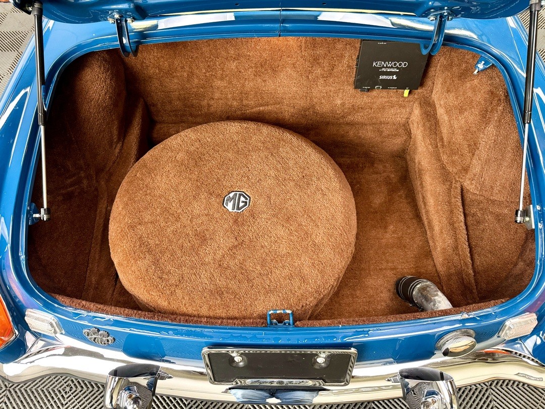 MG-Other-1972-Roadster-39