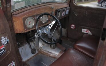 Mack-Rat-Rod-1939-2-Door-10