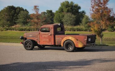 Mack-Rat-Rod-1939-2-Door-17