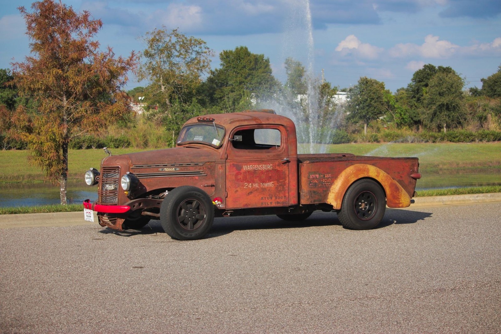 Mack-Rat-Rod-1939-2-Door-19