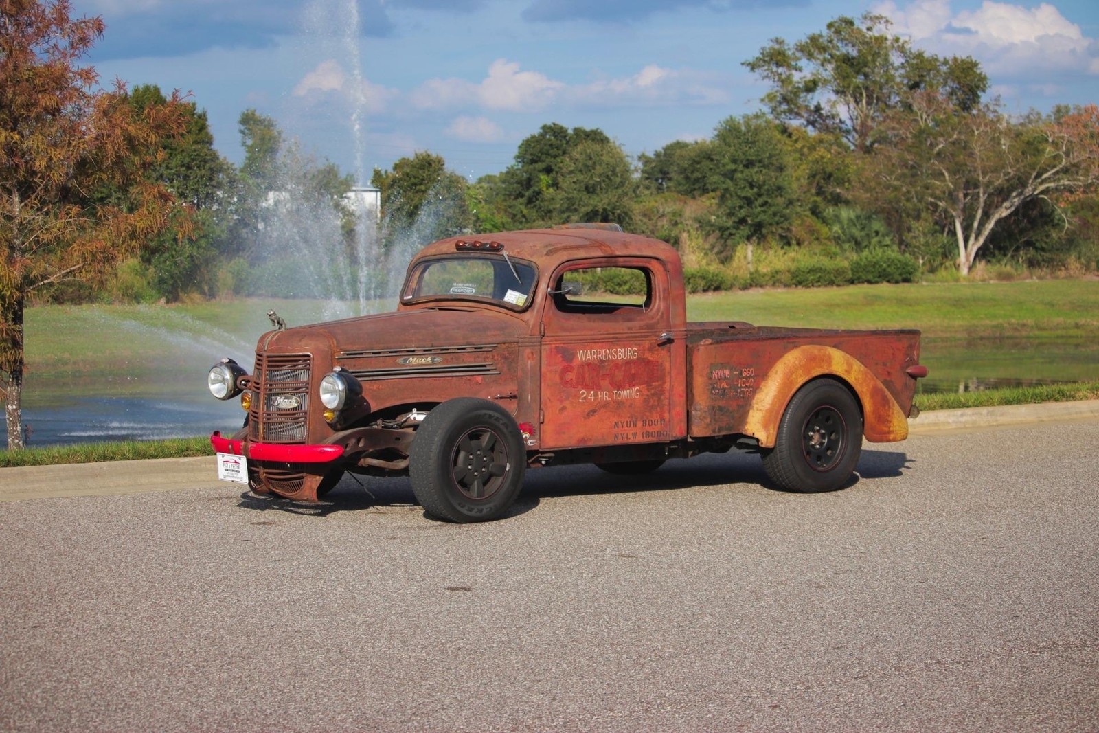Mack-Rat-Rod-1939-2-Door-20