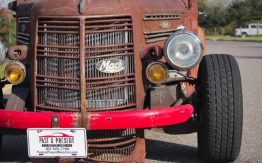 Mack-Rat-Rod-1939-2-Door-24