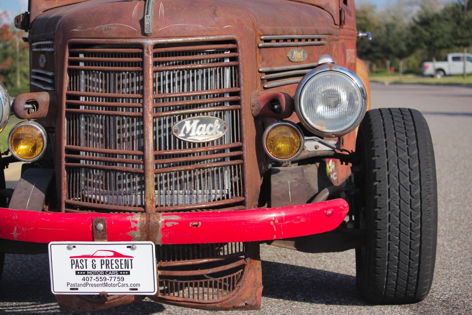Mack-Rat-Rod-1939-2-Door-24