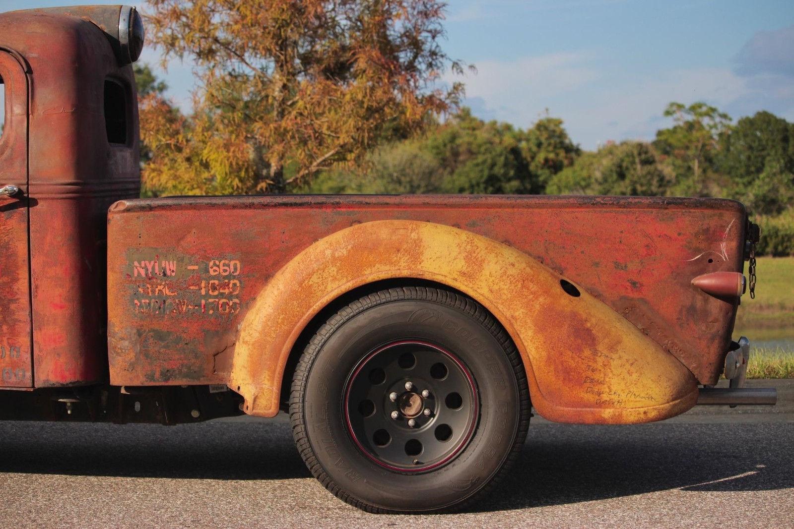 Mack-Rat-Rod-1939-2-Door-28