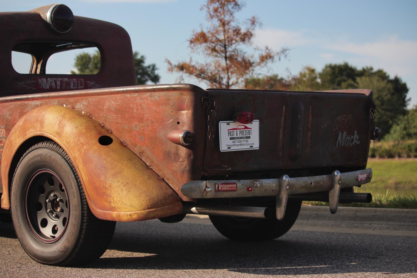 Mack-Rat-Rod-1939-2-Door-30