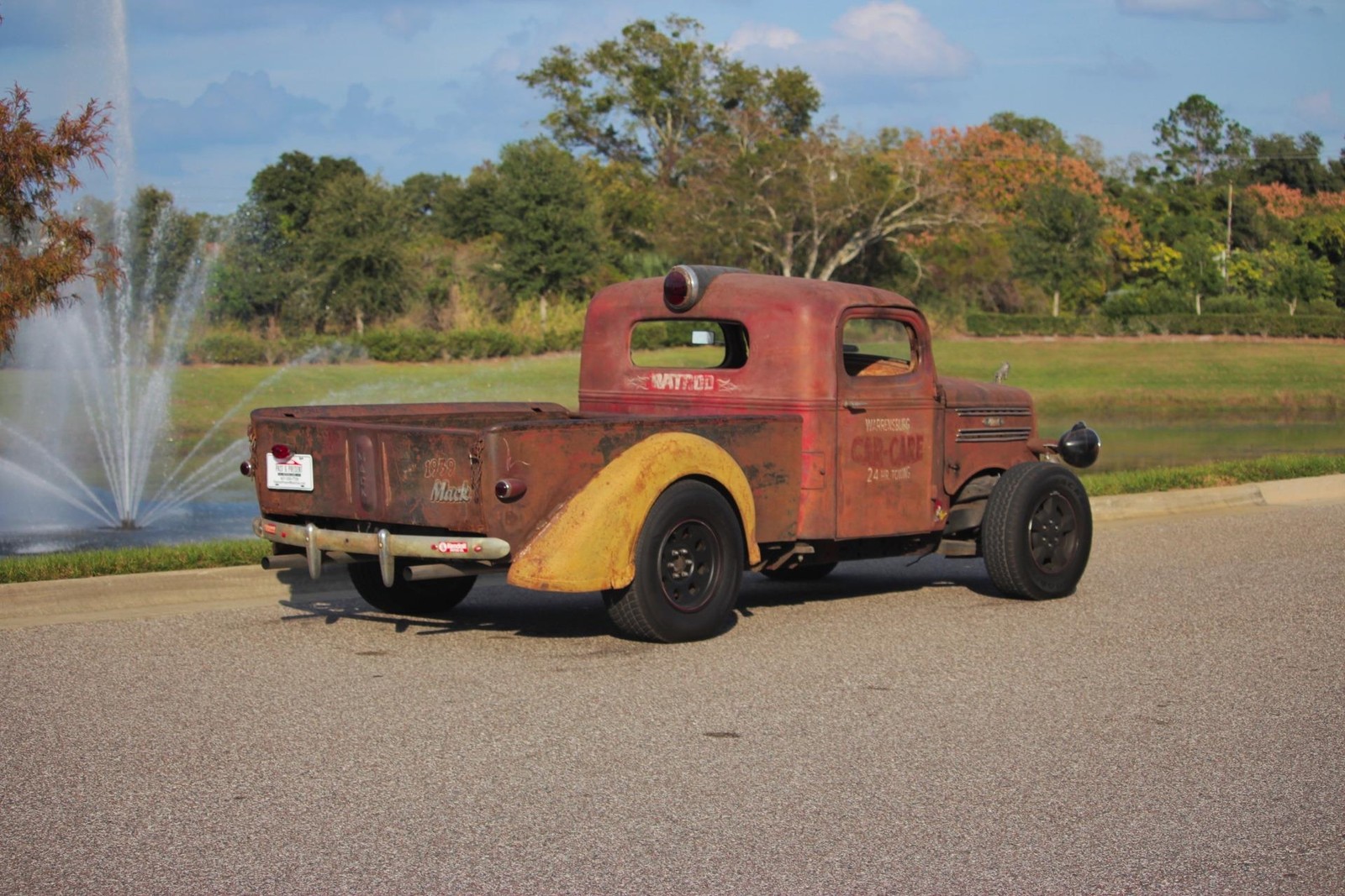 Mack-Rat-Rod-1939-2-Door-31