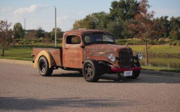 Mack-Rat-Rod-1939-2-Door-32