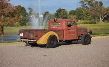 Mack-Rat-Rod-1939-2-Door-35