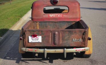 Mack-Rat-Rod-1939-2-Door-37