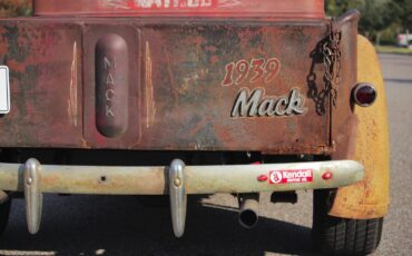 Mack-Rat-Rod-1939-2-Door-39