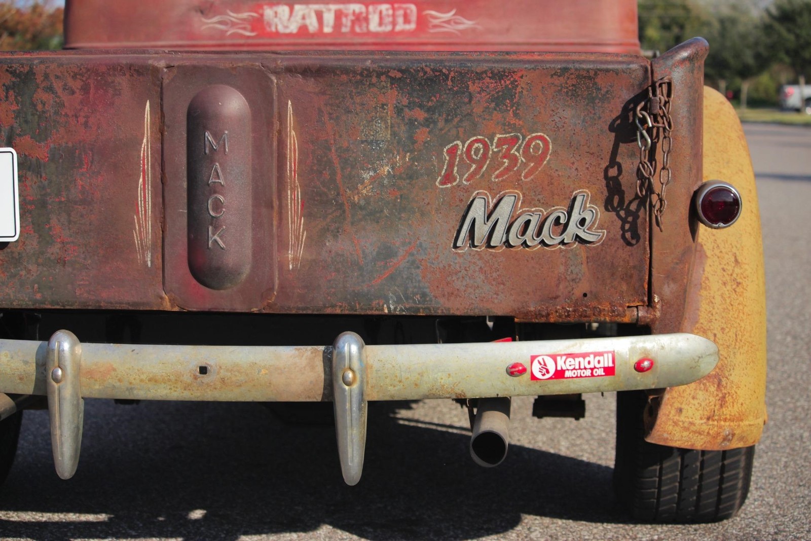Mack-Rat-Rod-1939-2-Door-39