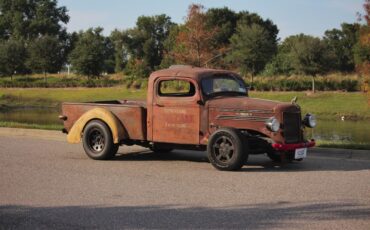 Mack-Rat-Rod-1939-2-Door-6