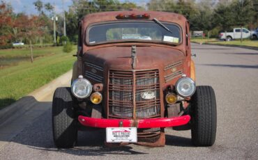 Mack-Rat-Rod-1939-2-Door-8