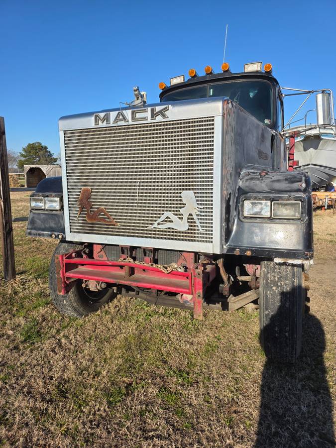 Mack-diesel-1990-black-2