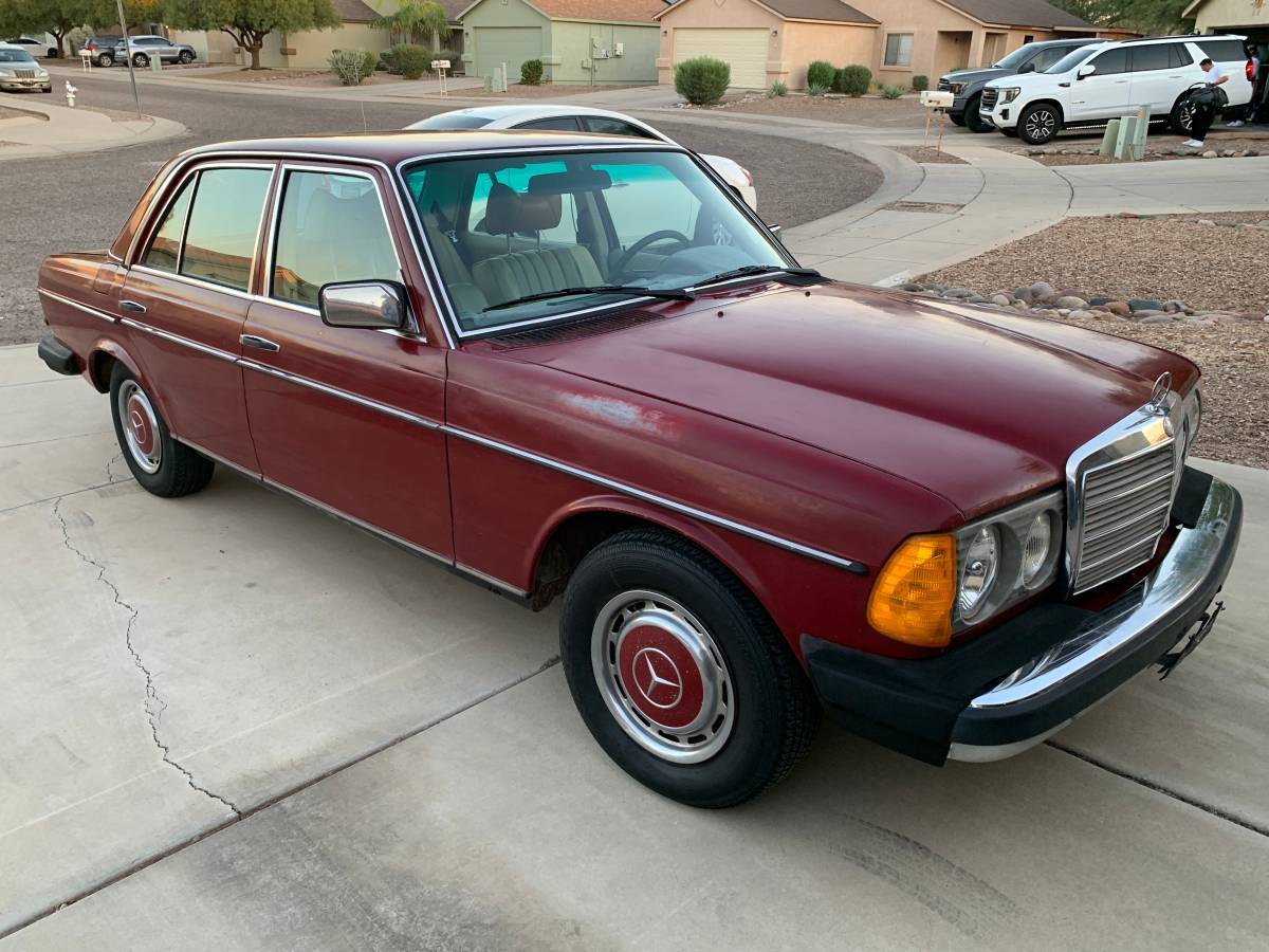 Maercedes-benz-240d-diesel-1977-red-1