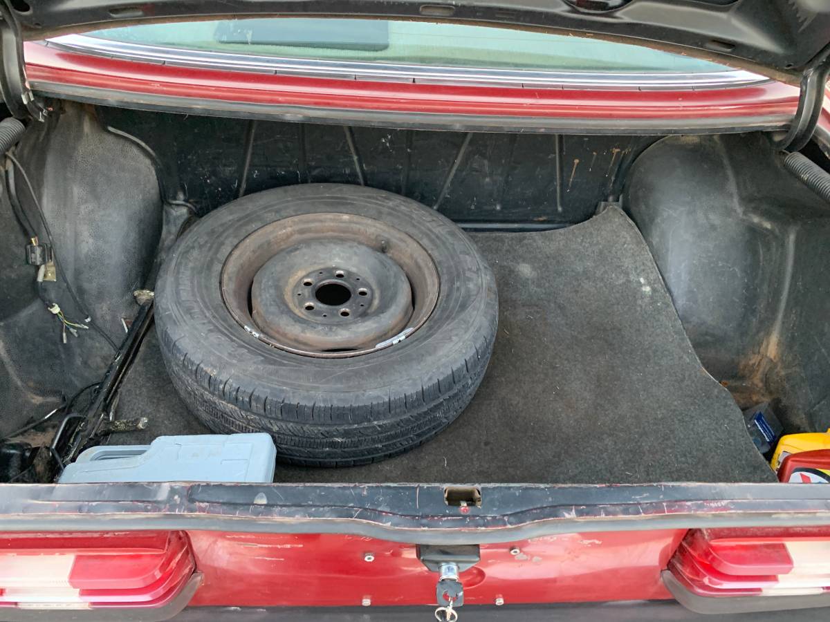 Maercedes-benz-240d-diesel-1977-red-10