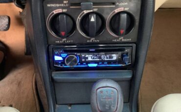 Maercedes-benz-240d-diesel-1977-red-11