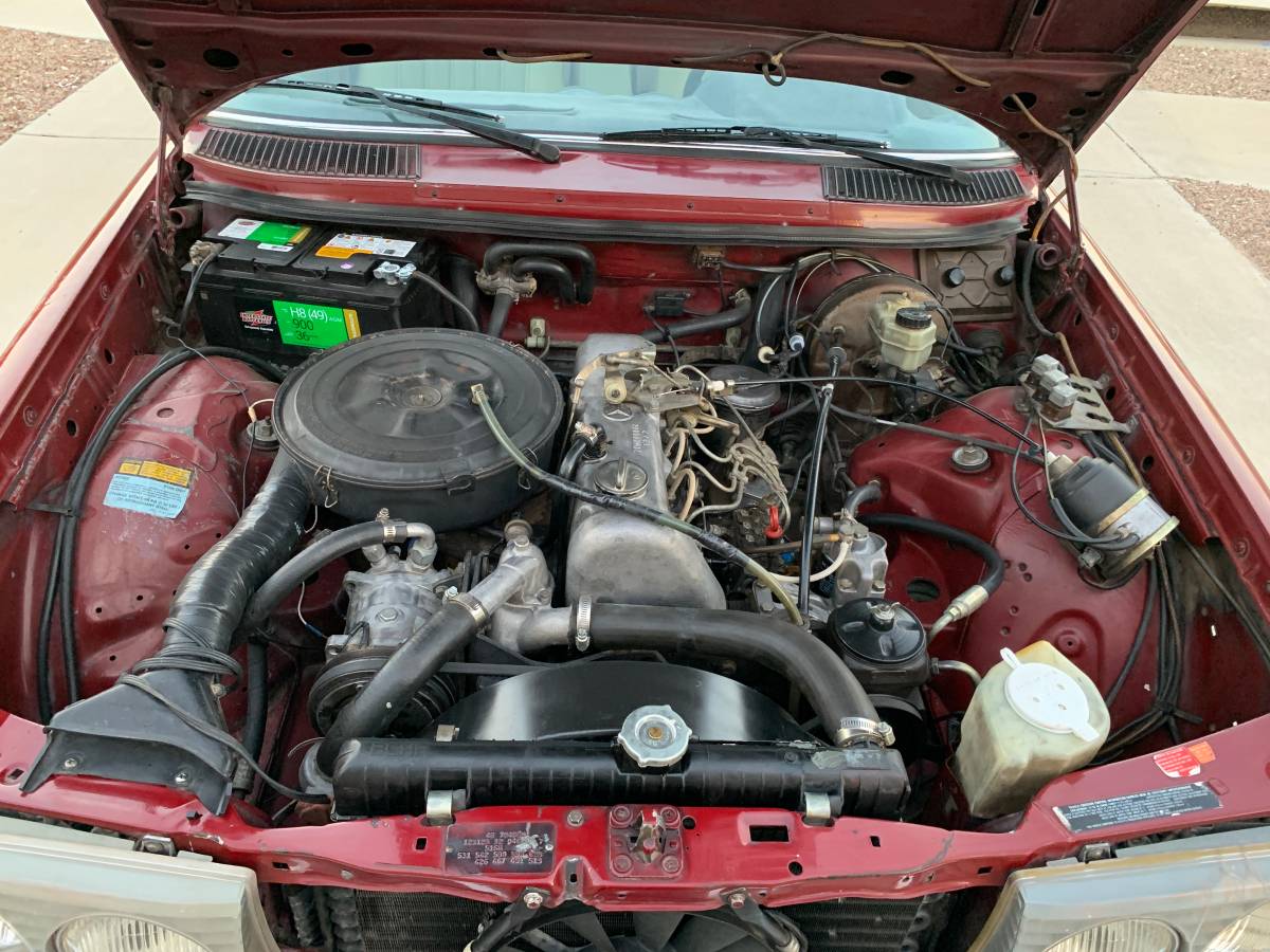 Maercedes-benz-240d-diesel-1977-red-6