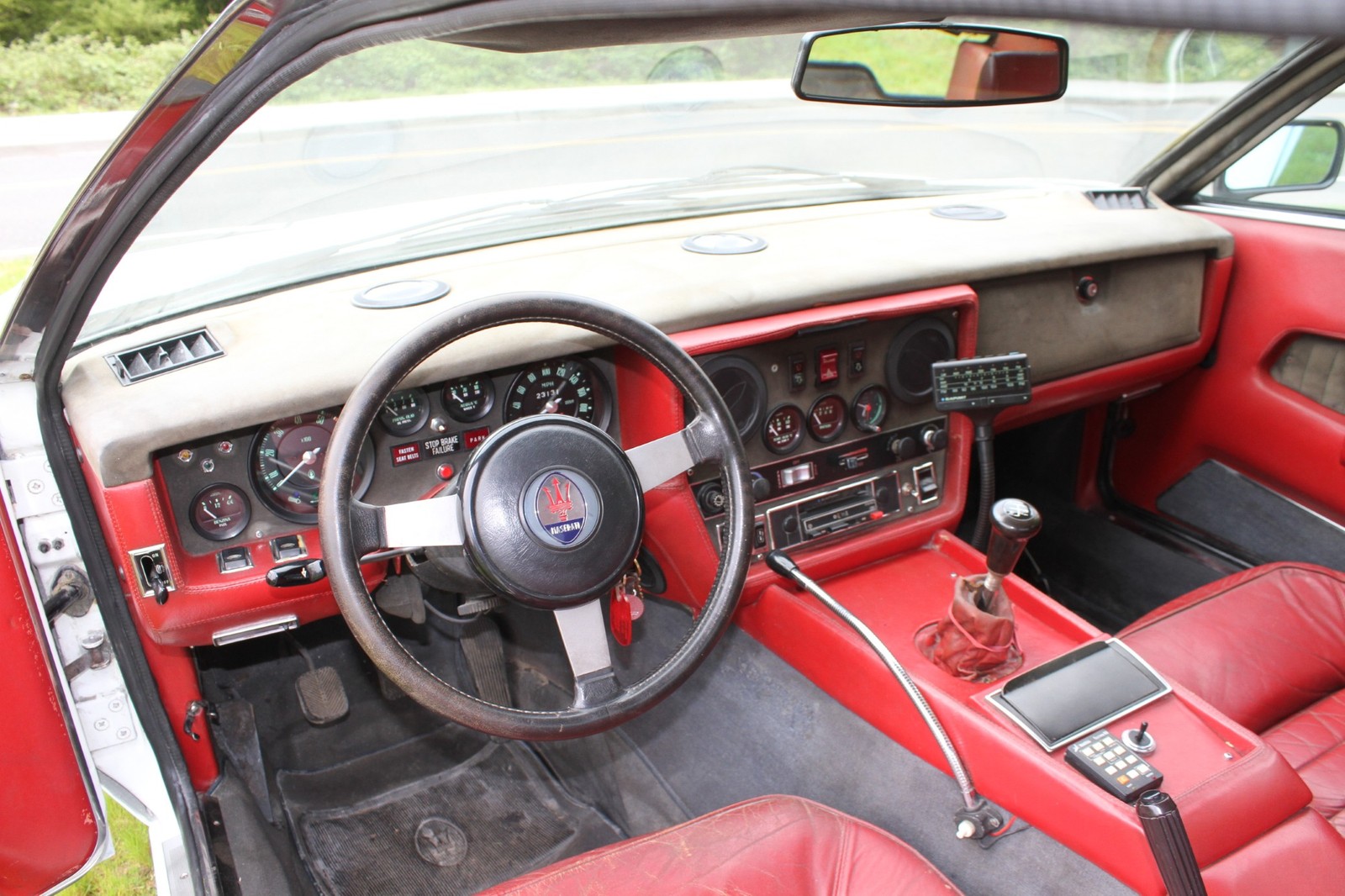 Maserati-Khamsin-1979-17